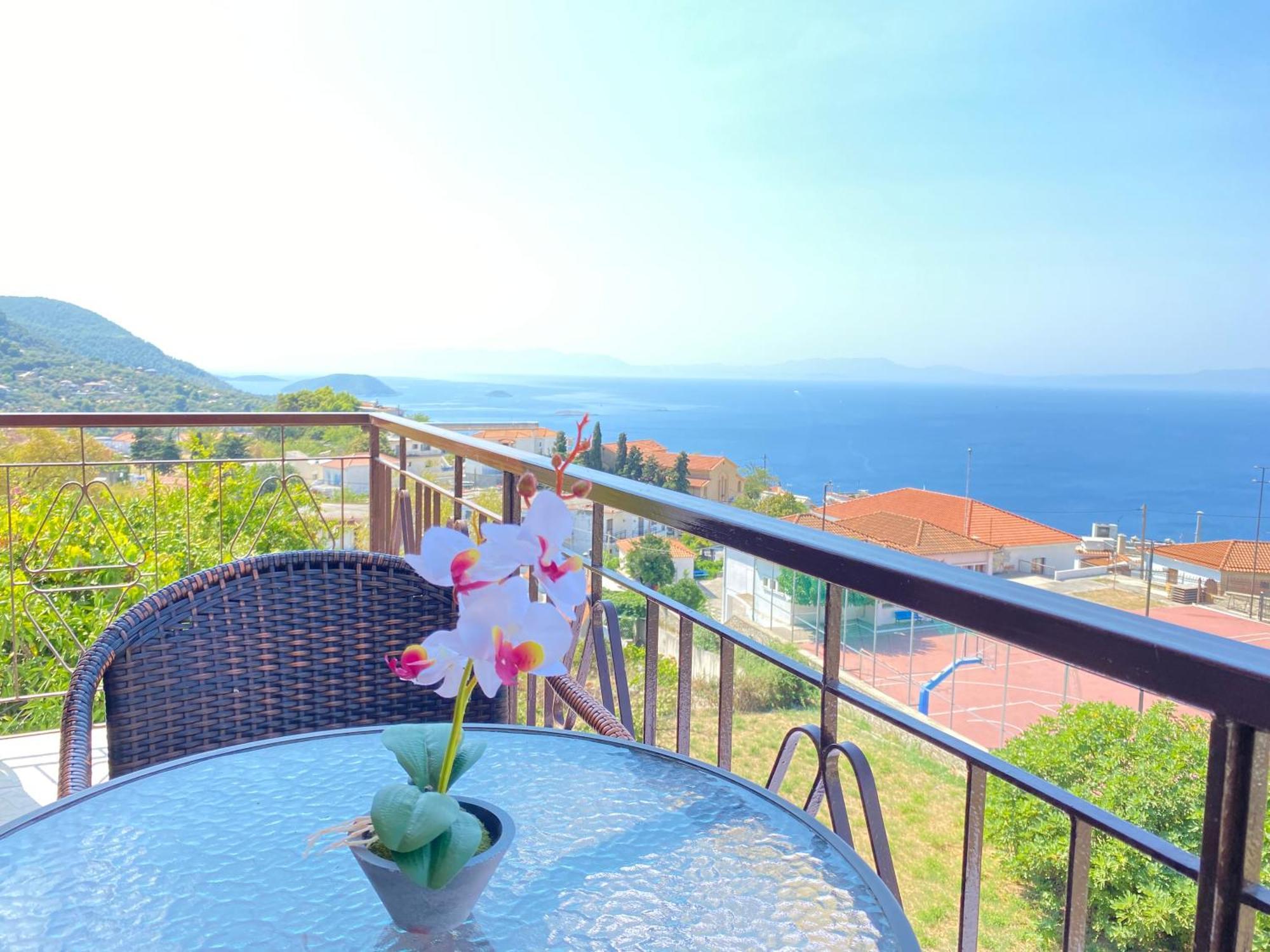 Demie And George Ηouse Villa Loutraki  Bagian luar foto